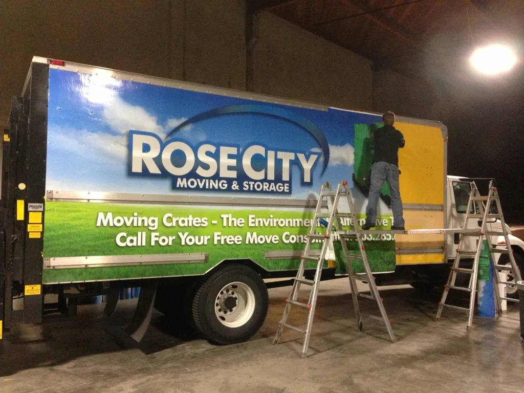 Moving truck